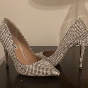 Steve Madden Daisie crystal heel size 6